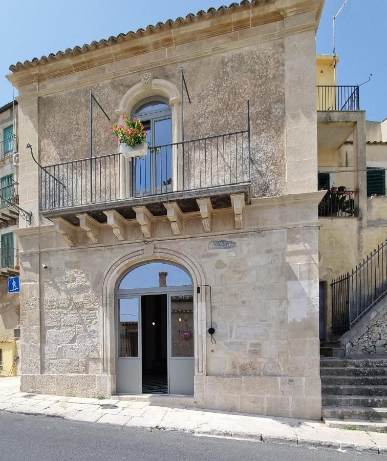 Super Giu Apartment Ragusa Luaran gambar